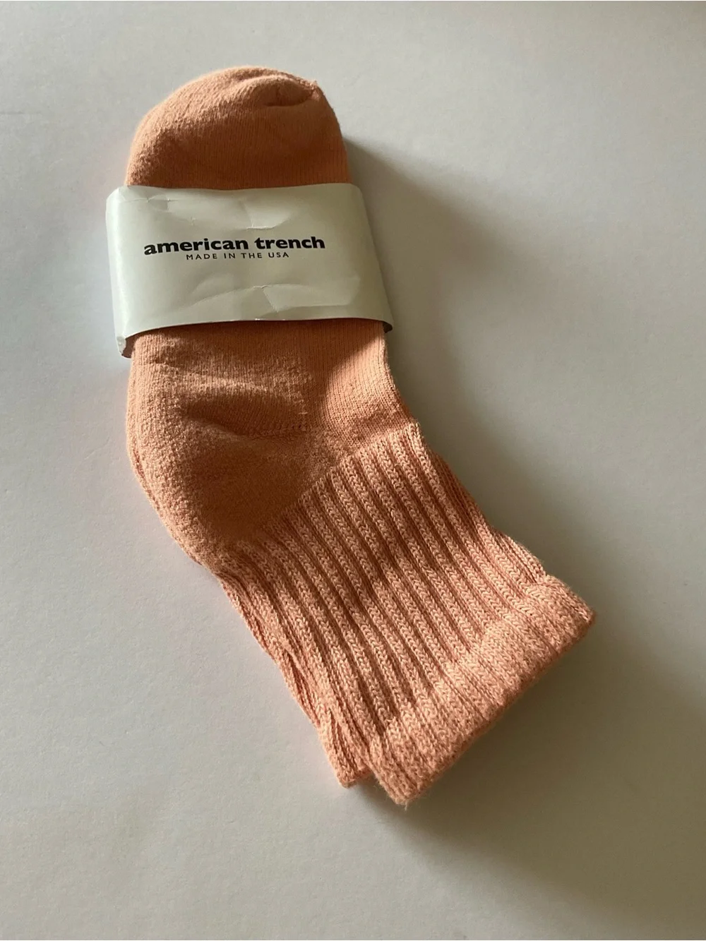 AMERICAN TRENCH WOMENS SOLID QUARTER CREW SOCKS PEACHY PINK OS NWT